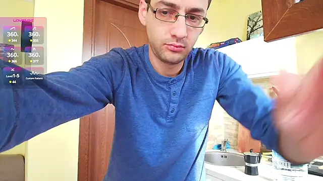 Snapshot of HungEddy chatting on 03/11/25, 07:48 HungEddy online show from 03/11/25, 07:48