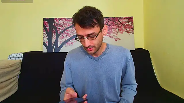 Snapshot of HungEddy chatting on 10/12/25, 11:20 HungEddy online show from 10/12/25, 11:20