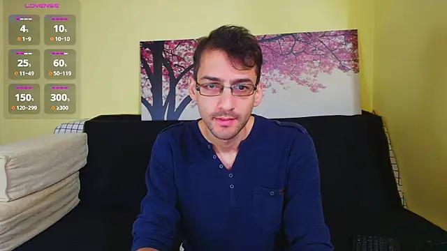 Snapshot of HungEddy chatting on 10/22/25, 05:24 HungEddy online show from 10/22/25, 05:24