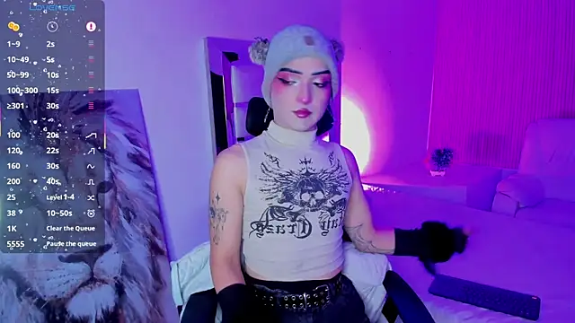 Snapshot of melodybonss_ chatting on 10/21/25, 04:46 melodybonss online show from 10/21/25, 04:46