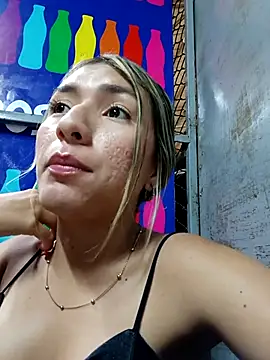 Snapshot of GIRL_DONCELLA chatting on 12/07/24, 02:31 GIRL DONCELLA online show from 12/07/24, 02:31