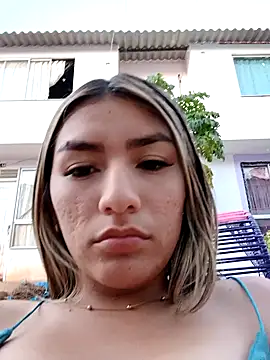 Snapshot of GIRL_DONCELLA chatting on 12/18/24, 10:35 GIRL DONCELLA online show from 12/18/24, 10:35