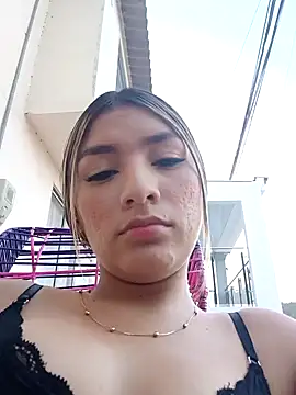 Snapshot of GIRL_DONCELLA chatting on 01/22/25, 10:37 GIRL DONCELLA online show from 01/22/25, 10:37