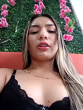 Snapshot of GIRL_DONCELLA chatting on 02/07/25, 10:20 GIRL DONCELLA online show from 02/07/25, 10:20