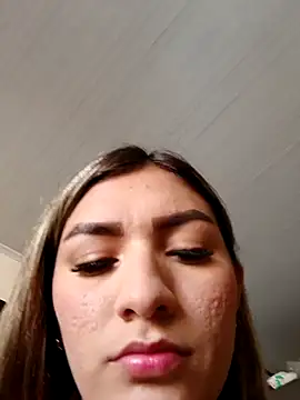 Snapshot of GIRL_DONCELLA chatting on 10/16/25, 07:37 GIRL DONCELLA online show from 10/16/25, 07:37