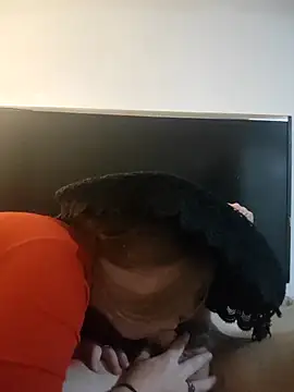 Snapshot of SpecialSpecies chatting on 09/28/25, 08:42 SpecialSpecies online show from 09/28/25, 08:42