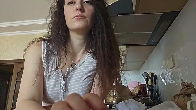 AlejandraDelaney online show from 10/19/25, 09:10