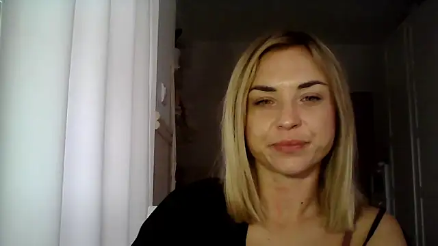 Snapshot of ashley_xlove chatting on 12/10/24, 10:38 ashley xlove online show from 12/10/24, 10:38