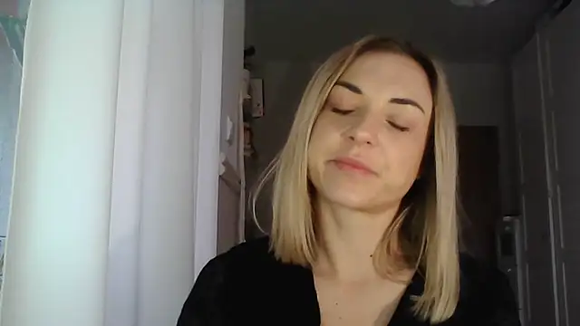 Snapshot of ashley_xlove chatting on 01/02/25, 10:48 ashley xlove online show from 01/02/25, 10:48