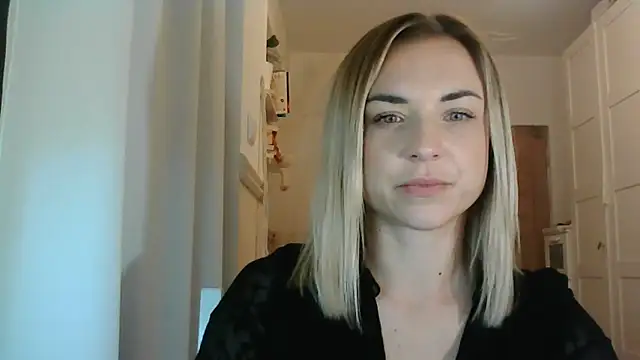 Snapshot of ashley_xlove chatting on 01/06/25, 03:08 ashley xlove online show from 01/06/25, 03:08