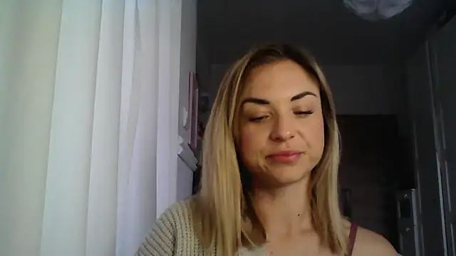 Snapshot of ashley_xlove chatting on 03/13/25, 07:42 ashley xlove online show from 03/13/25, 07:42