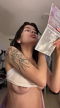 Snapshot of adop_me__ chatting on 10/08/25, 10:29 adop me online show from 10/08/25, 10:29