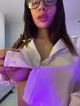 Snapshot of adop_me__ chatting on 10/23/25, 11:46 adop me online show from 10/23/25, 11:46