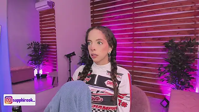 Sapphire Venuss online show from 11/28/25, 01:19