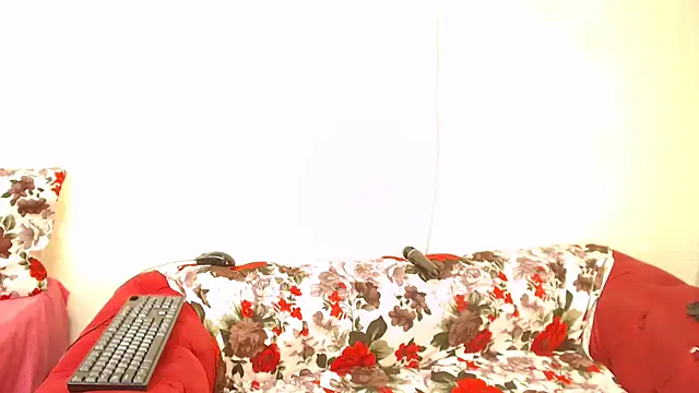 Snapshot of SweetHotLipsX39 chatting on 09/19/25, 01:34 SweetHotLipsX39 online show from 09/19/25, 01:34