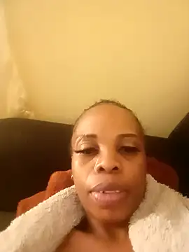 Snapshot of SweetHotLipsX39 chatting on 10/17/25, 06:27 SweetHotLipsX39 online show from 10/17/25, 06:27