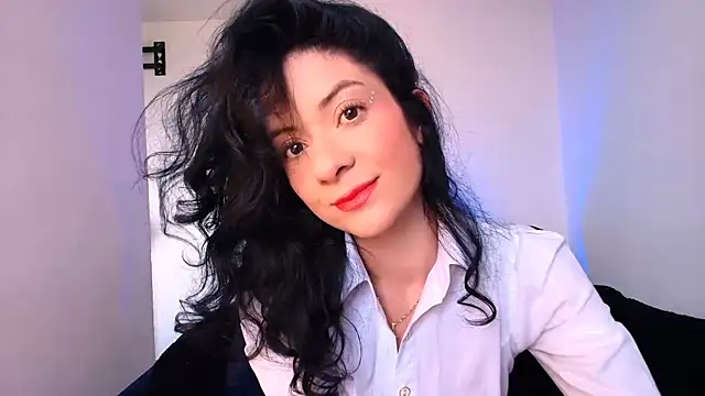 Snapshot of miabeautyxx chatting on 02/11/26, 01:49 miabeautyxx online show from 02/11/26, 01:49