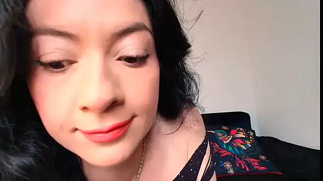Snapshot of miabeautyxx chatting on 03/10/26, 02:11 miabeautyxx online show from 03/10/26, 02:11