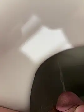 Snapshot of Watson4U chatting on 12/17/25, 03:29 Watson4U online show from 12/17/25, 03:29