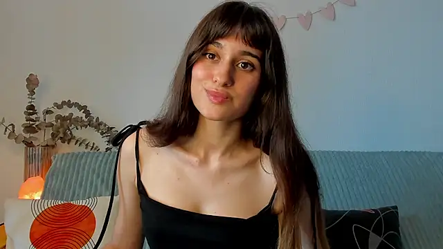 Snapshot of erika_hoiree chatting on 09/21/25, 07:43 erika hoiree online show from 09/21/25, 07:43