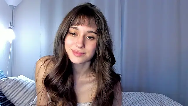 Snapshot of erika_hoiree chatting on 11/28/25, 07:11 erika hoiree online show from 11/28/25, 07:11