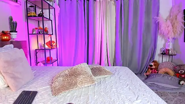 amber maxwell online show from 10/27/25, 08:35