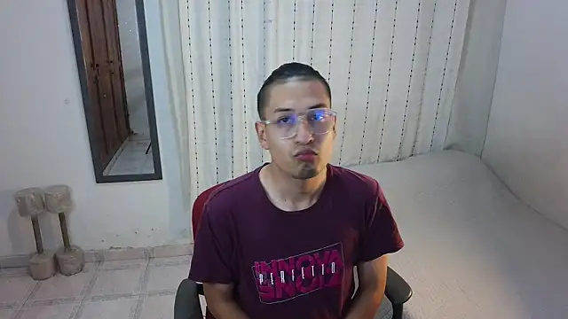 Snapshot of Orionferrer- chatting on 12/15/25, 11:53 Orionferrer- online show from 12/15/25, 11:53