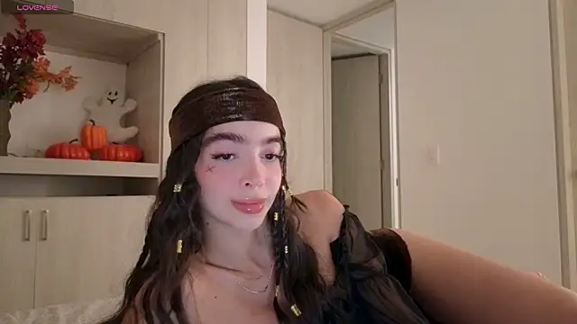 Snapshot of Siny_Moore chatting on 10/28/25, 01:09 Siny Moore online show from 10/28/25, 01:09