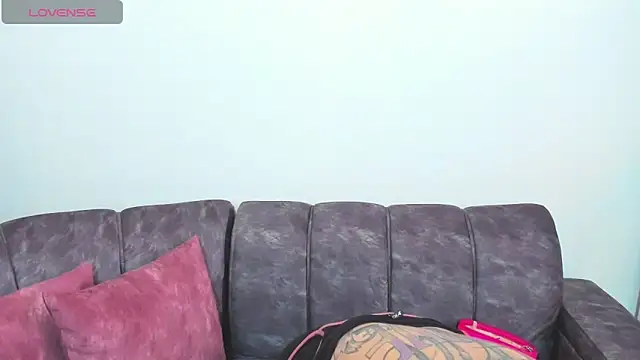 Snapshot of KatInk chatting on 10/28/25, 03:36 KatInk online show from 10/28/25, 03:36