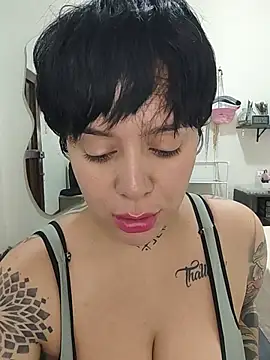 Snapshot of KatInk chatting on 02/04/26, 12:44 KatInk online show from 02/04/26, 12:44