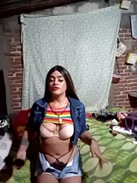 yovana13 online show from 12/15/25, 11:31