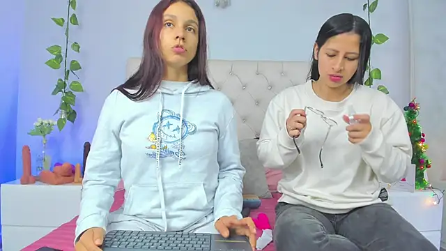 Luci And Sofi online show from 01/08/25, 02:03