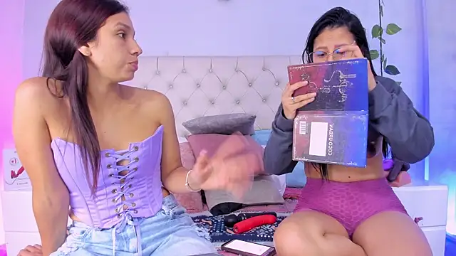 Luci And Sofi online show from 03/07/25, 02:34