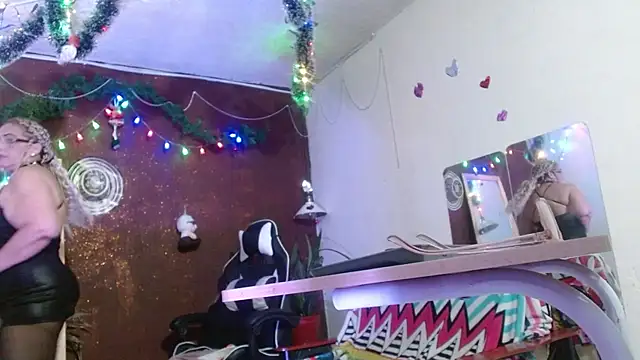 Snapshot of PervertedMature chatting on 11/30/25, 03:21 PervertedMature online show from 11/30/25, 03:21