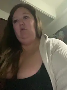 Snapshot of Chloee_ep chatting on 10/06/25, 01:58 Chloee ep online show from 10/06/25, 01:58