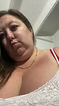 Snapshot of Chloee_ep chatting on 10/26/25, 03:56 Chloee ep online show from 10/26/25, 03:56