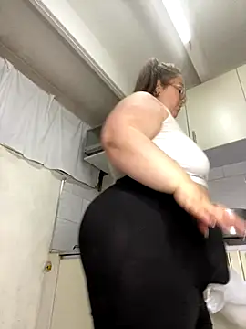 Snapshot of Chloee_ep chatting on 10/30/25, 04:14 Chloee ep online show from 10/30/25, 04:14