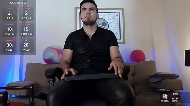 Snapshot of bradley_colt chatting on 11/08/25, 03:01 bradley colt online show from 11/08/25, 03:01