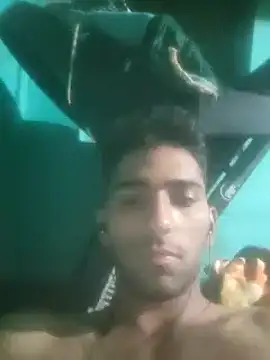 Snapshot of loganwollf chatting on 12/30/24, 06:05 loganwollf online show from 12/30/24, 06:05