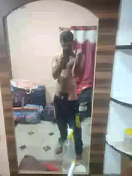 Snapshot of loganwollf chatting on 01/28/25, 05:24 loganwollf online show from 01/28/25, 05:24