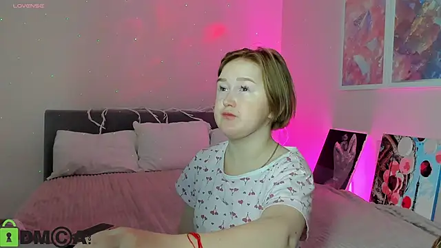 Sara Robinson online show from 10/20/25, 02:34