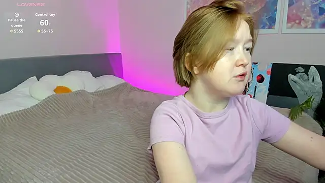 Snapshot of Sara_Robinson chatting on 11/05/25, 02:22 Sara Robinson online show from 11/05/25, 02:22