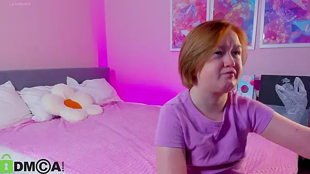 Snapshot of Sara_Robinson chatting on 11/12/25, 02:56 Sara Robinson online show from 11/12/25, 02:56