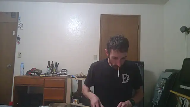 Snapshot of SlammyDjr chatting on 12/18/24, 08:20 SlammyDjr online show from 12/18/24, 08:20