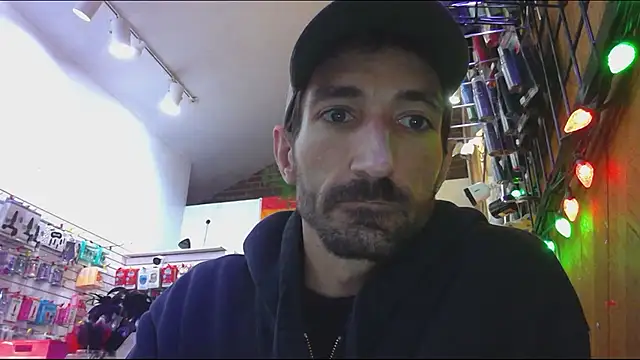 Snapshot of SlammyDjr chatting on 10/09/25, 10:24 SlammyDjr online show from 10/09/25, 10:24