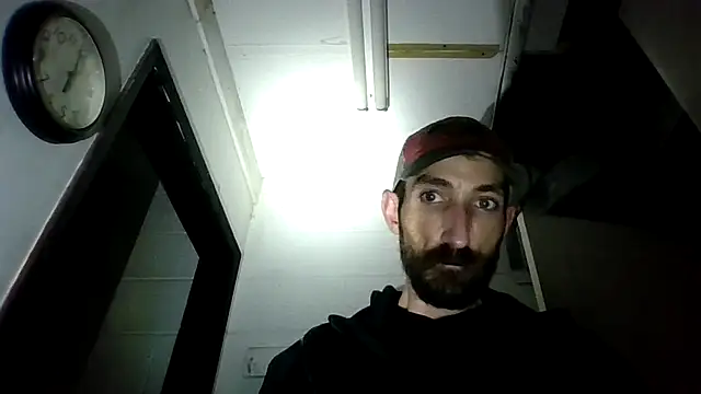 Snapshot of SlammyDjr chatting on 11/28/25, 01:58 SlammyDjr online show from 11/28/25, 01:58