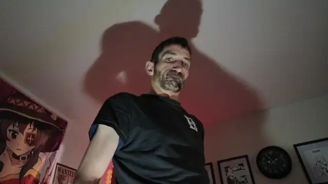 Snapshot of SlammyDjr chatting on 12/04/25, 09:45 SlammyDjr online show from 12/04/25, 09:45