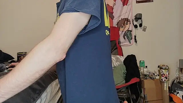 Snapshot of SlammyDjr chatting on 12/17/25, 09:32 SlammyDjr online show from 12/17/25, 09:32