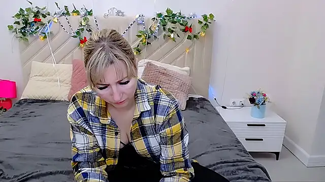 Snapshot of Incredible_Ariela chatting on 11/21/25, 07:40 Incredible Ariela online show from 11/21/25, 07:40