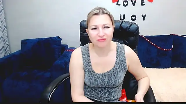 Snapshot of Incredible_Ariela chatting on 11/30/25, 10:41 Incredible Ariela online show from 11/30/25, 10:41